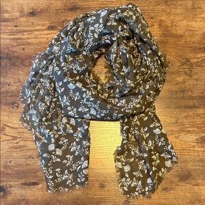 Elegant olive Floral Scarf